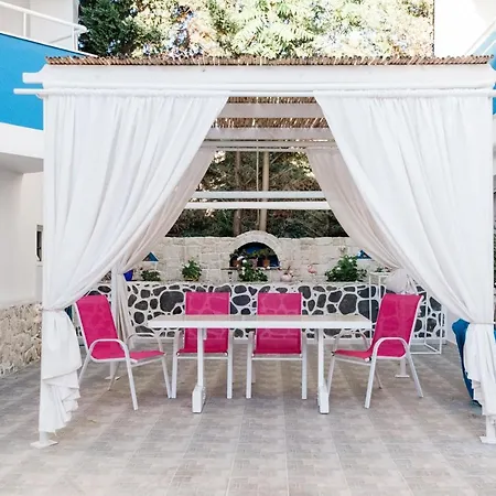 Bay View Aparthotel